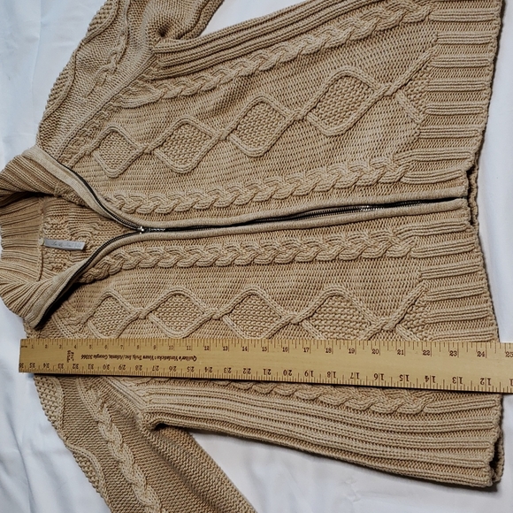 LEO AND NICOLE SWEATER - Picture 6 of 9